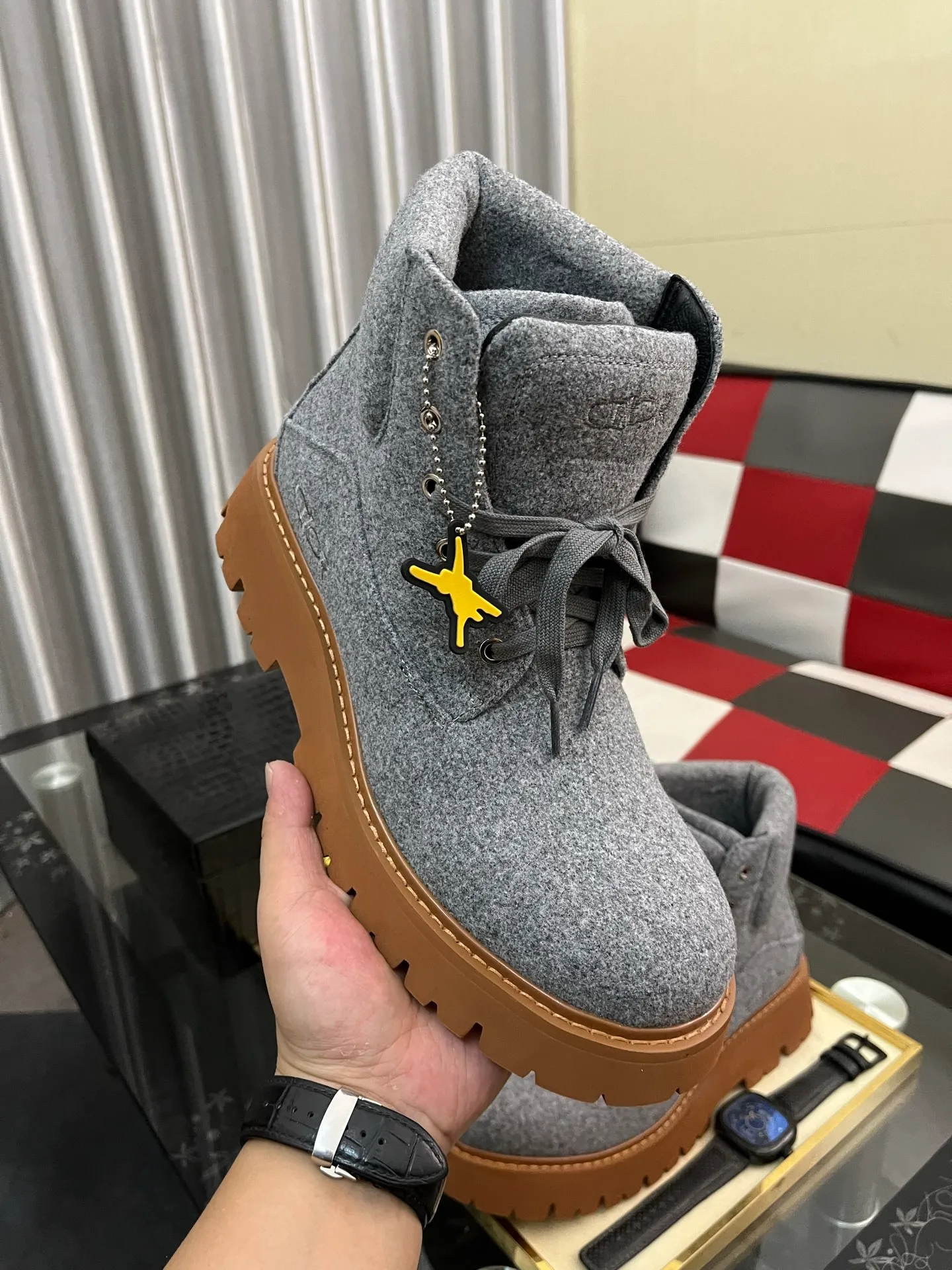 Men's shoes 💰: 540⌚️⌚️Dior top crafts Dior high-top boots counter synchronizes with the original factory configuration, original cowhide patchwork fabric imported from Italy, breathable and comfortable imported water-dyed cow lining, sole: original factory special original sole super comfortable, original factory with single goods high quality, you can enter and exit the counter at will, welcome to compare and synchronize with the counter, code number: 38-44